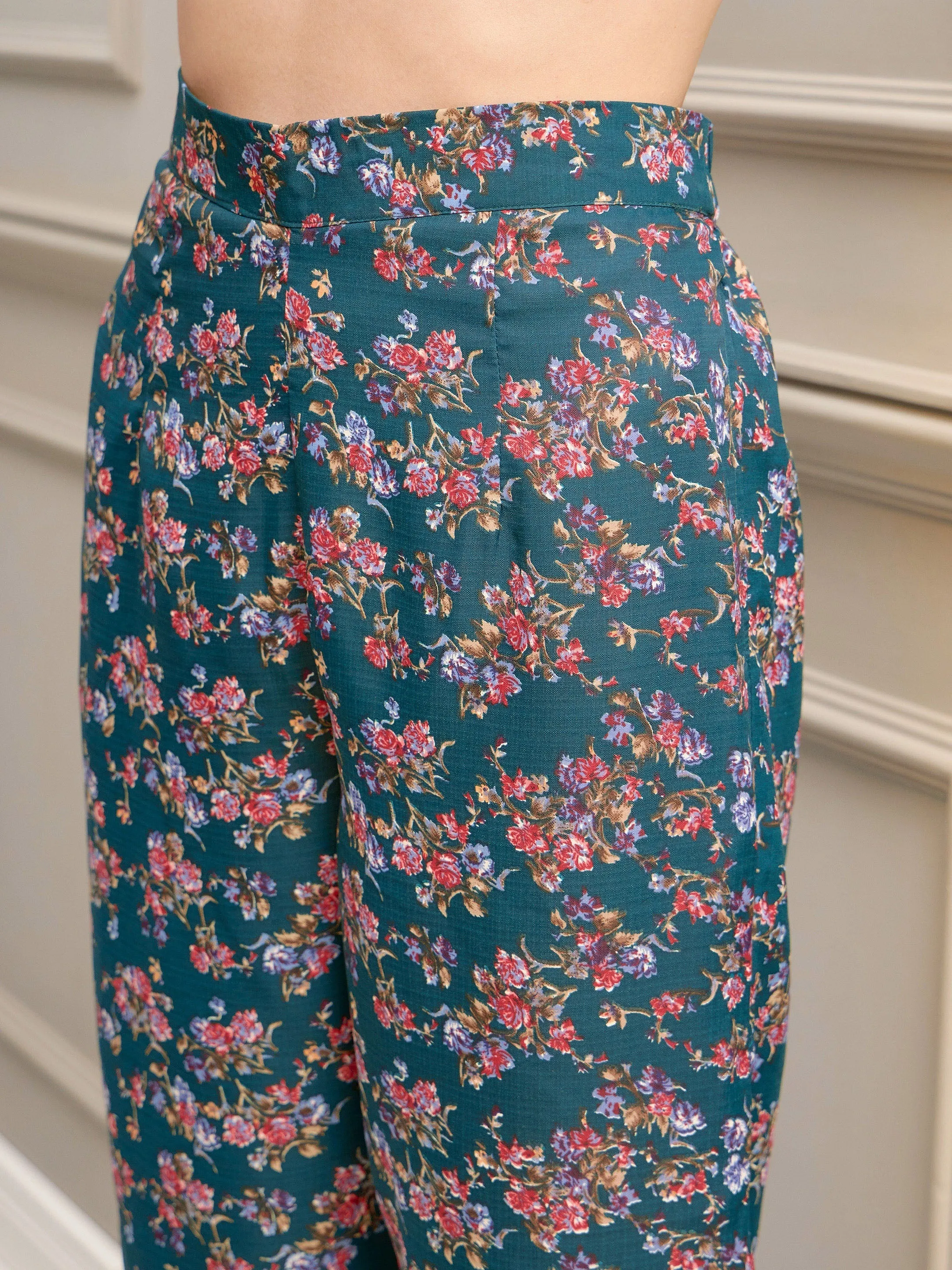 Women Green Floral Notch Shirt With Lounge Pants & Strappy Top